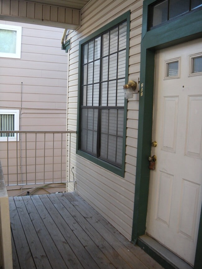 Photo - 2300 Leon St Unit 201