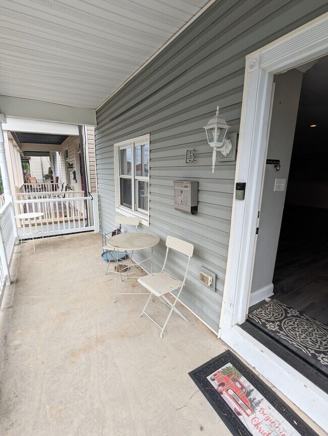 Photo - Spacious 3 bedroom 2.5 Bathroom Single Family Home (Mt Washington)