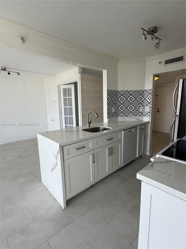 Photo - 1688 West Ave Unidad 706