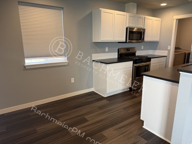 Photo - 151 SW Nye Ave