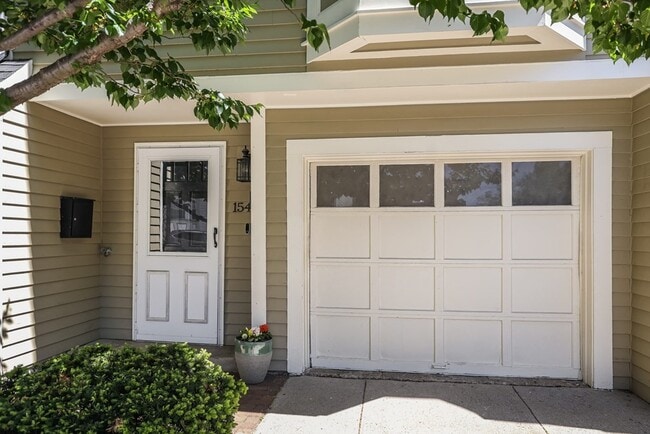 Photo - 154 W 3rd St