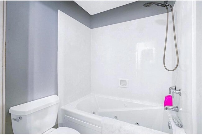 Photo - 1200 Joyce St