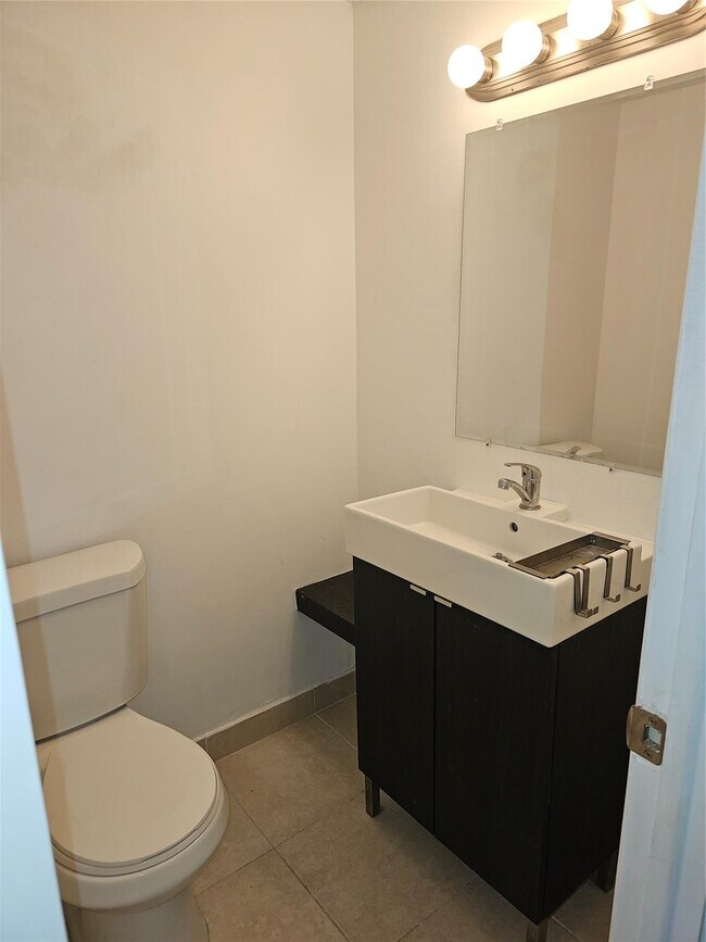 Photo - 500 Bayview Dr Unidad 1717