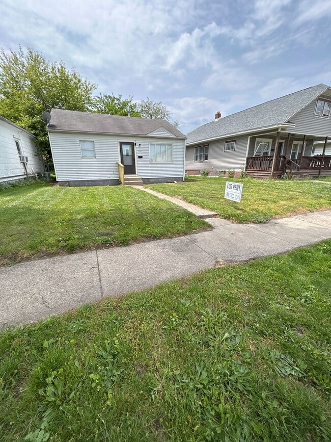 Updated 2-Bedroom, 1-Bathroom Home in Sout... - Updated 2-Bedroom, 1-Bathroom Home in Sout...