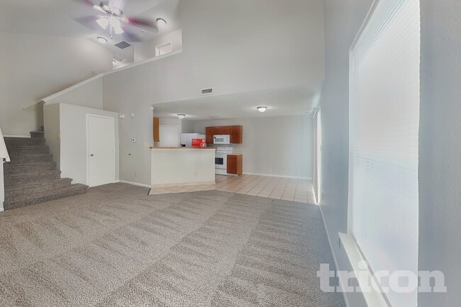 1310 Kenwood Dr