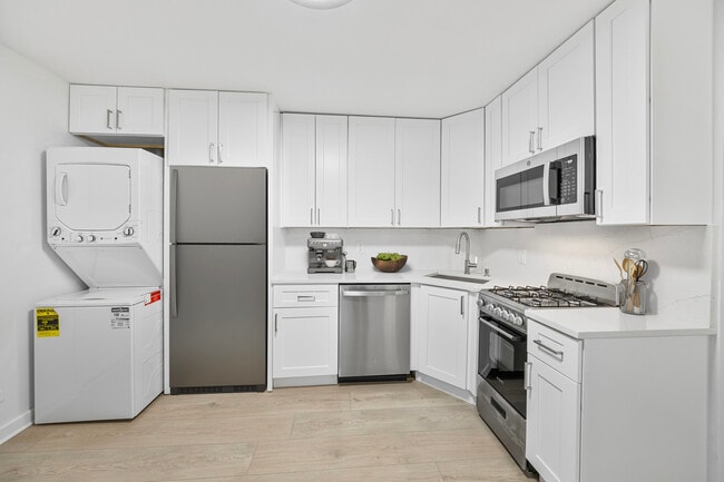 Photo - 3037 N Southport Ave Unit 2R