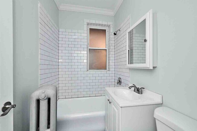 Photo - 5461 S Everett Ave Unit 3A