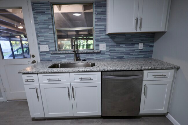 Photo - 617 Crill Ave