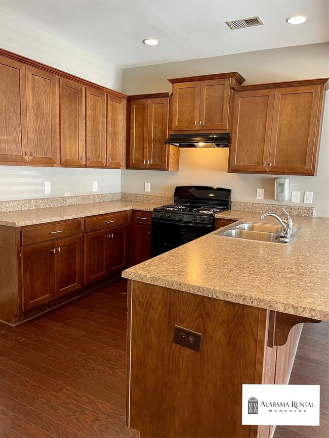 Photo - Townhome for rent in Chelsea!  Available to View Now!!!