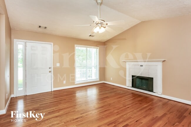Photo - 5082 Memory Ln