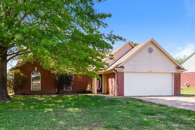 Building Photo - 9105 Belmont Dr