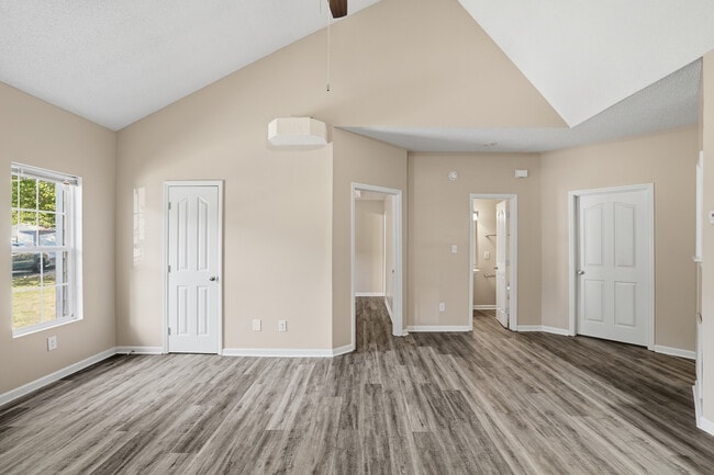 Sterling Pointe Apartments
