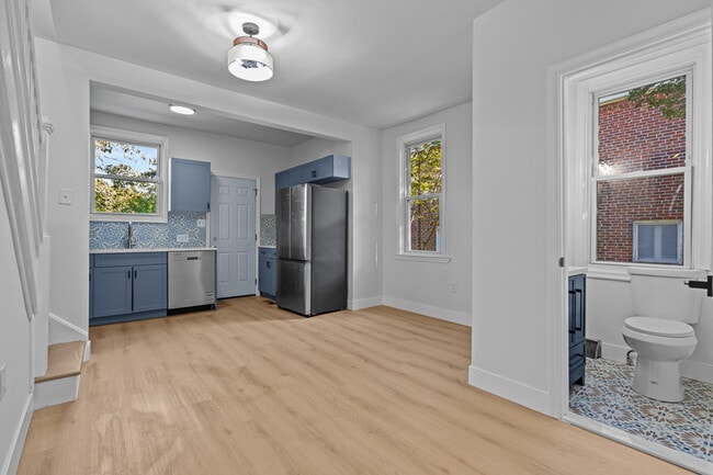 Photo - 2716 Woodsdale Ave