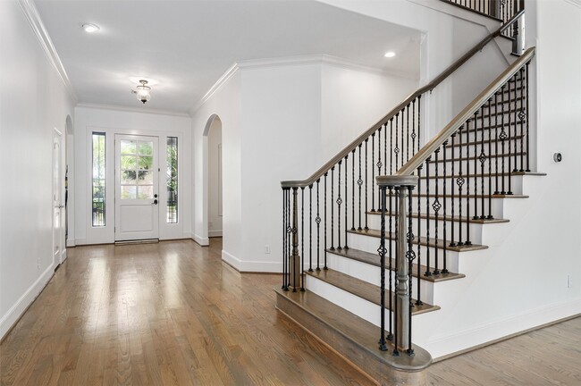 Photo - 4523 Maple St