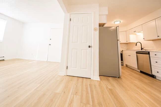 Photo - Quitman Grove Apartments