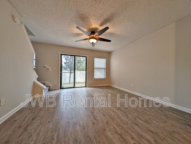 Photo - 4817 Playschool Dr