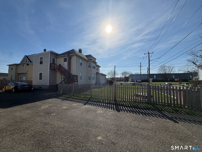 Photo - 134 Woodward Ave Unit 2