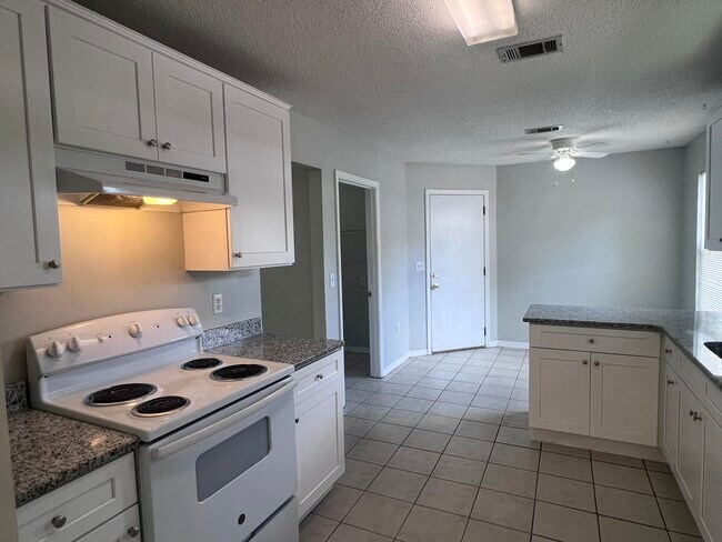 Photo - 2809 Geronimo Dr