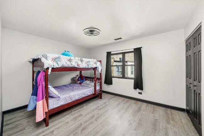 Photo - 2615 W Foster Ave Unidad 201