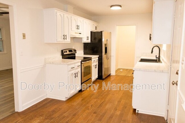 Photo - 349 Blackfox Rd SW