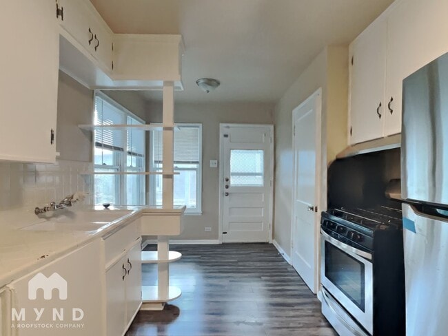 Building Photo - 206 Babcock Rd