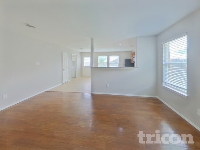 Photo - 429 Sandy Creek Dr