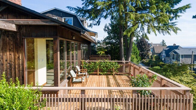 Photo - 4Bd/2.75Ba Seattle House