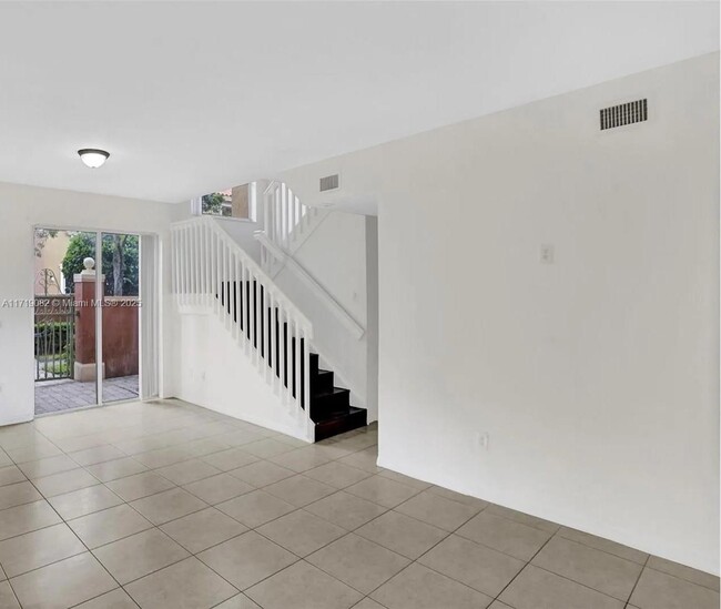 Photo - 10666 SW 7th St