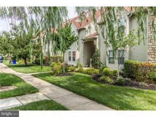 Photo - 272 Tavistock Rd