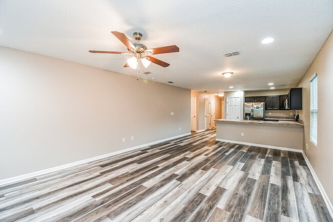 Photo - 1217 Sarahs Landing Dr