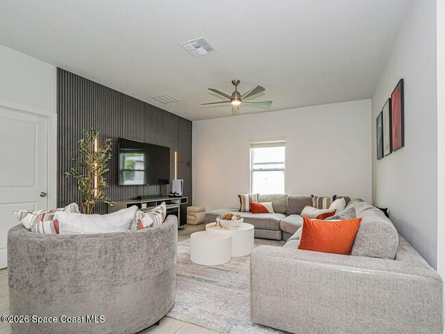 Photo - 3010 Eldron Blvd SE