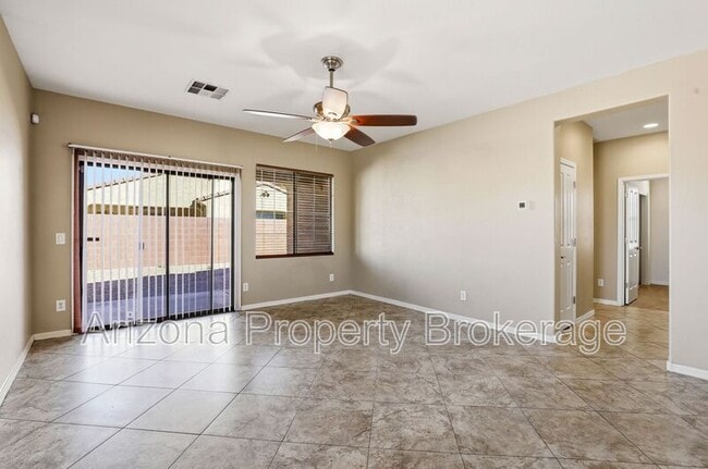 Photo - 824 E Jacob St