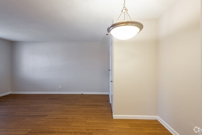 1BR, 1BA - 500SF