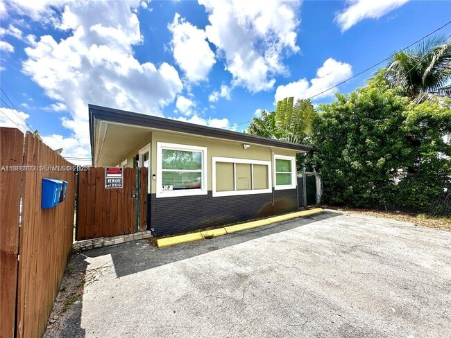 Photo - 1201 NE 5th Ave Unit 3