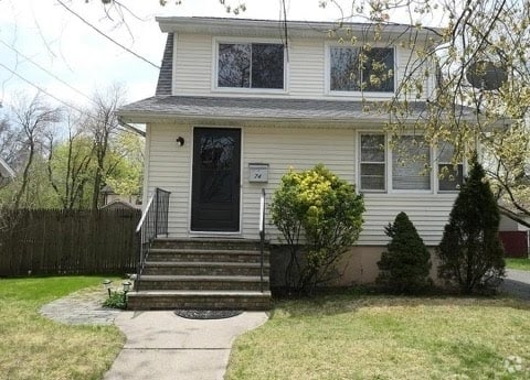 Building Photo - 74 Carnation St Rental