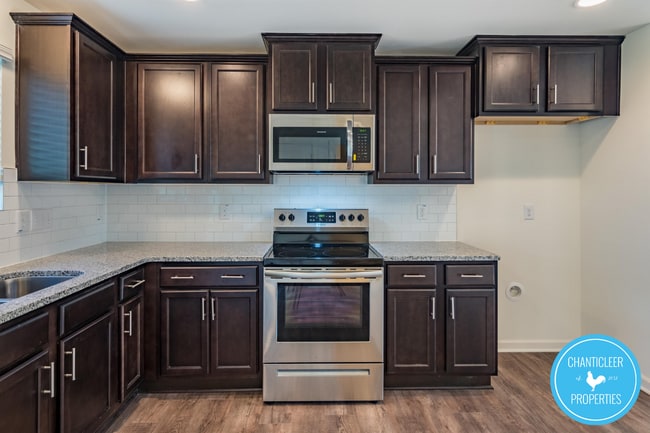 Photo - 1212 Haybrook Ln