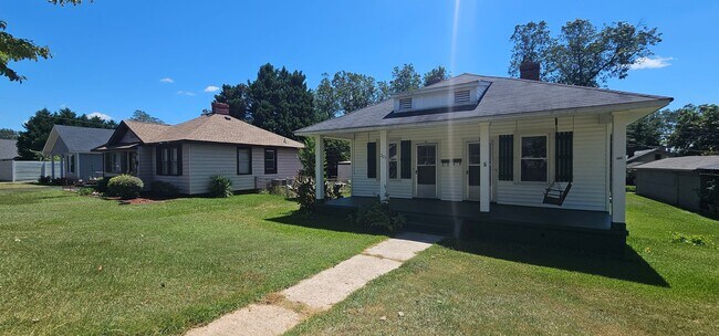 Photo - Cozy 1-Bedroom, 1-Bathroom Apartment in Hi...