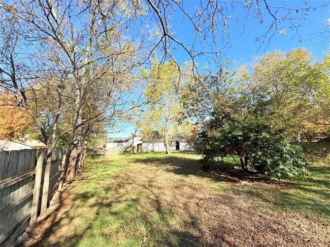 Photo - 602 Hill Cove