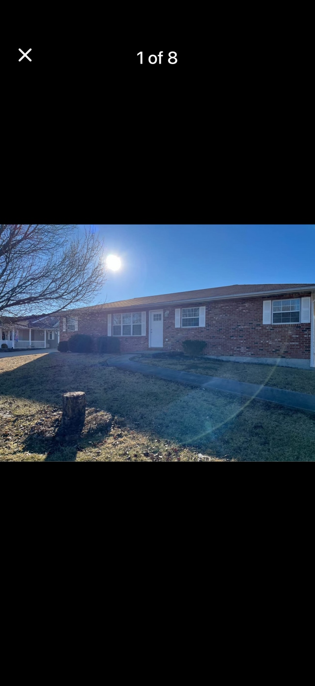 Building Photo - 3100 Southwood Hills Rd