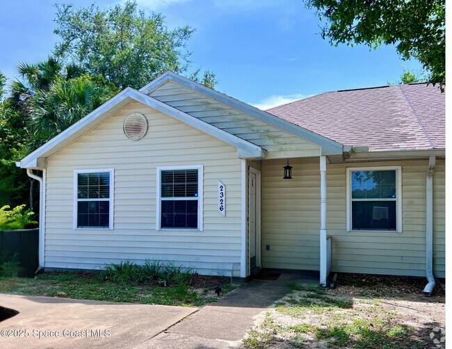 Building Photo - 2326 Talmadge Dr Rental