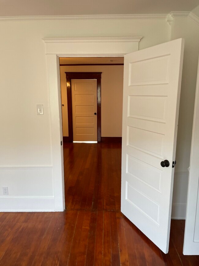 Photo - 2211 S Budlong Ave