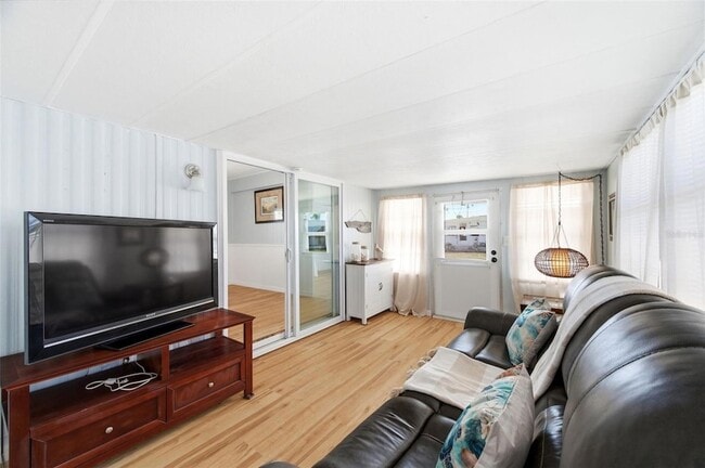 Photo - 10913 Liberty Dr