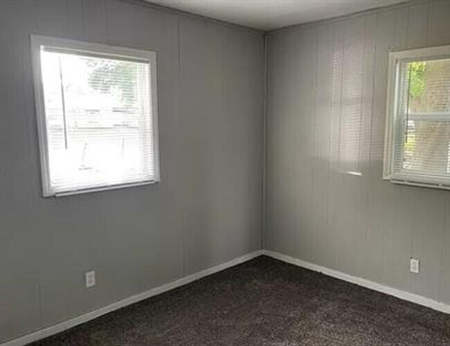 Photo - 15 Sherwood Ct