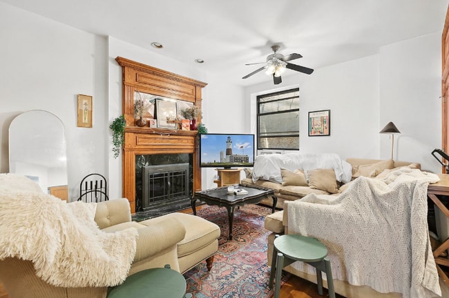 Photo - 65 W 70th St Unidad 4N