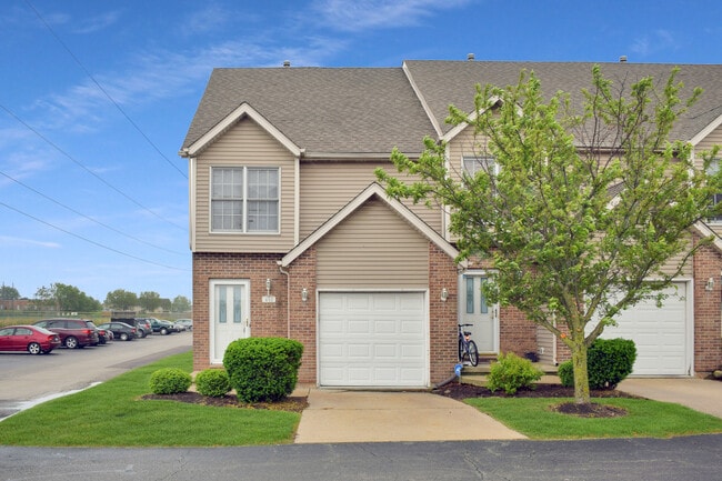 Photo - 492 S Peace Rd Townhome