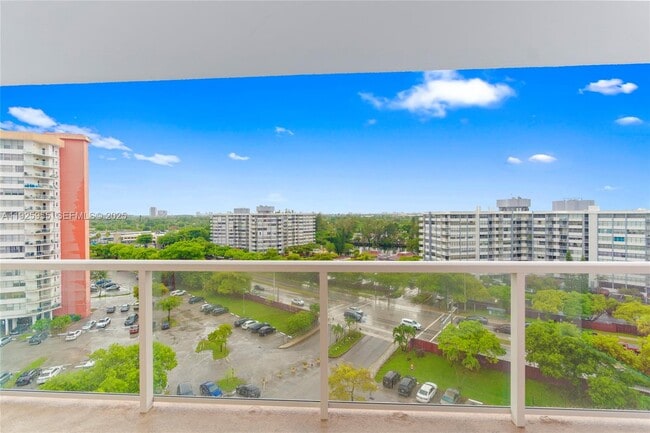 Photo - 1301 NE Miami Gardens Dr Unit 1025W