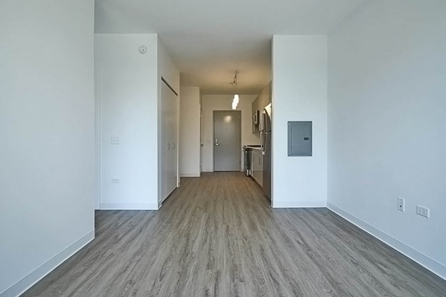 Photo - 809 W Van Buren St Rental