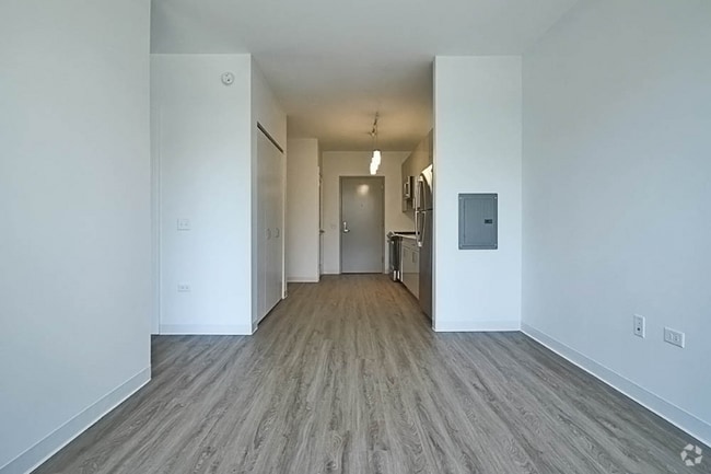 Building Photo - 809 W Van Buren St Rental