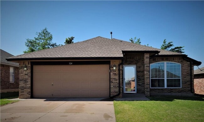 Building Photo - 4 Bedroom Home in Moore