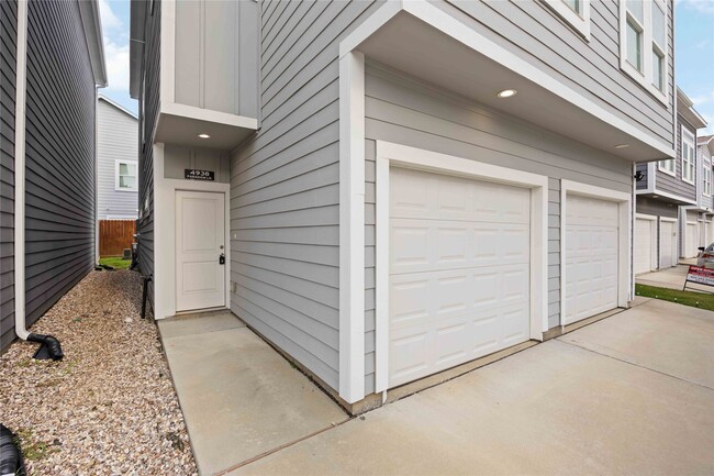 Photo - 4938 Paradigm Ln